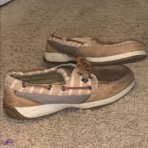 Tan Sperrys